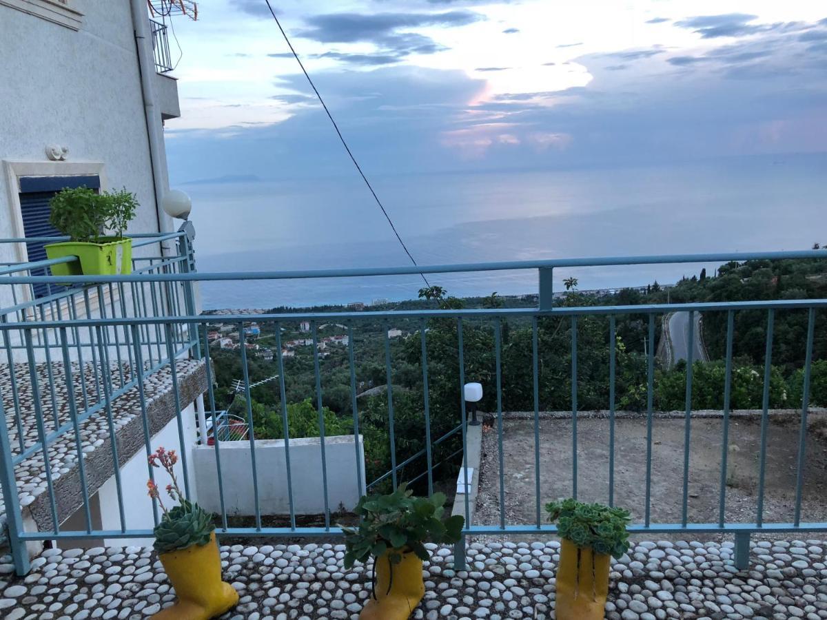 Apartament Family In Palase Dhermi Himara
